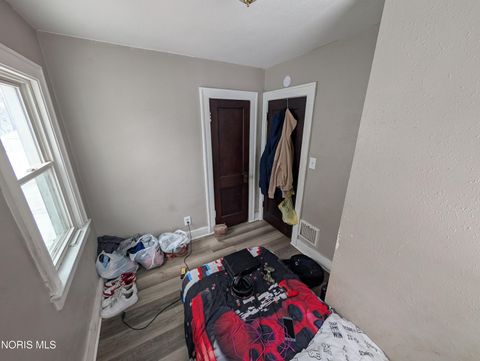 Tiny photo for 4037 Packard Road, Toledo, OH 43612 (MLS # 10007783)