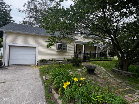 Photo of 215 N Main Street, Swanton, OH 43558 (MLS # 10009736)