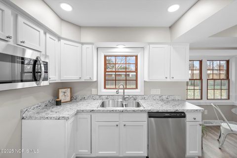 Tiny photo for 1978 Sunnylawn Drive, Toledo, OH 43614 (MLS # 10002485)