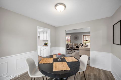 Tiny photo for 1978 Sunnylawn Drive, Toledo, OH 43614 (MLS # 10002485)