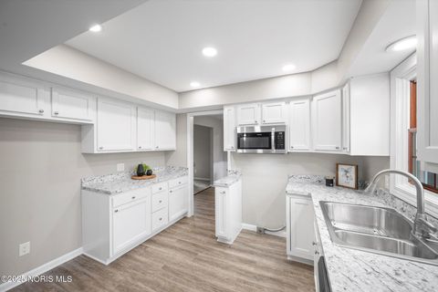 Tiny photo for 1978 Sunnylawn Drive, Toledo, OH 43614 (MLS # 10002485)