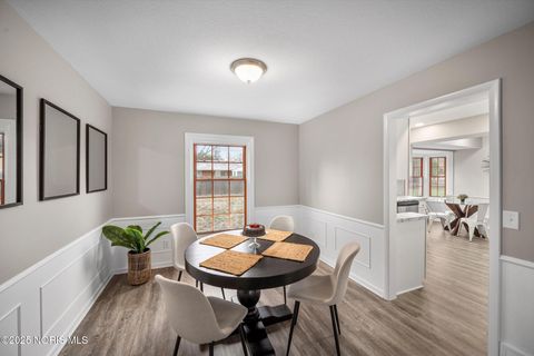 Tiny photo for 1978 Sunnylawn Drive, Toledo, OH 43614 (MLS # 10002485)