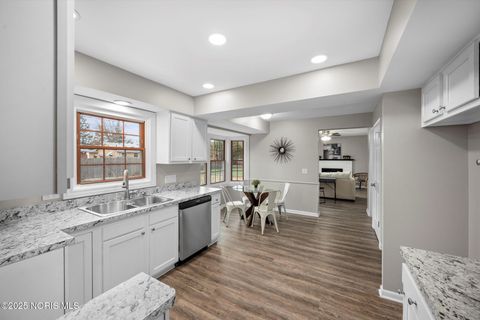 Tiny photo for 1978 Sunnylawn Drive, Toledo, OH 43614 (MLS # 10002485)