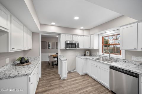 Tiny photo for 1978 Sunnylawn Drive, Toledo, OH 43614 (MLS # 10002485)