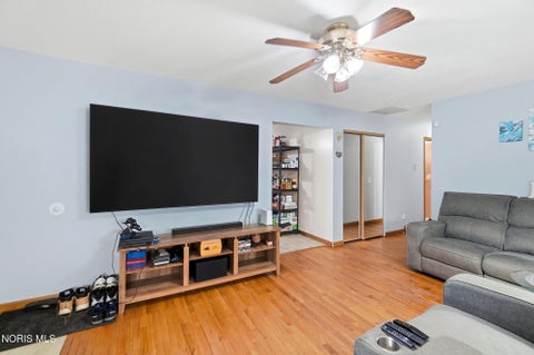 Tiny photo for 4917 Bowser Drive, Toledo, OH 43613 (MLS # 10013795)