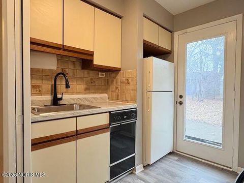 Tiny photo for 3123 Corydon Drive, Toledo, OH 43613 (MLS # 10003205)