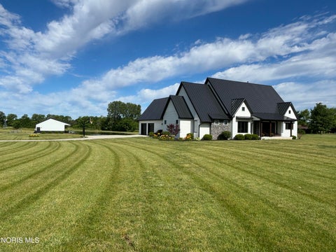 Photo of 5668 County Road 139, Findlay, OH 45840 (MLS # 10012656)