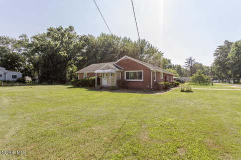 Tiny photo for 931 Harrow Road, Toledo, OH 43615 (MLS # 10010386)
