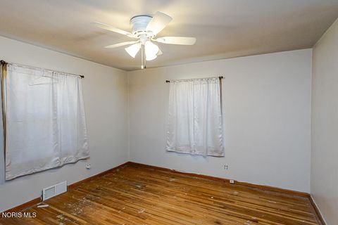 Tiny photo for 931 Harrow Road, Toledo, OH 43615 (MLS # 10010386)
