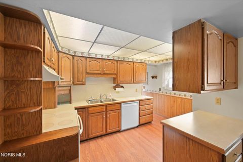 Tiny photo for 117 Tyler Drive, Walbridge, OH 43465 (MLS # 10010845)