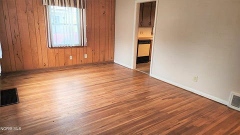 Tiny photo for 1133 Holgate Avenue, Maumee, OH 43537 (MLS # 10013616)