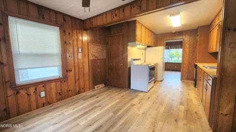Tiny photo for 1133 Holgate Avenue, Maumee, OH 43537 (MLS # 10013616)