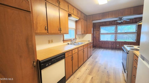 Tiny photo for 1133 Holgate Avenue, Maumee, OH 43537 (MLS # 10013616)