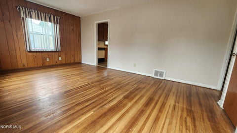 Tiny photo for 1133 Holgate Avenue, Maumee, OH 43537 (MLS # 10013616)