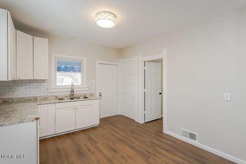 Tiny photo for 509 Dover Place, Toledo, OH 43605 (MLS # 10009003)