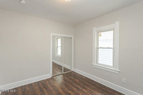 Tiny photo for 509 Dover Place, Toledo, OH 43605 (MLS # 10009003)