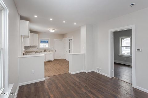 Tiny photo for 509 Dover Place, Toledo, OH 43605 (MLS # 10009003)