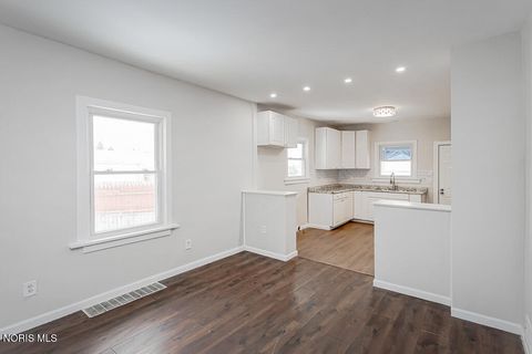 Tiny photo for 509 Dover Place, Toledo, OH 43605 (MLS # 10009003)