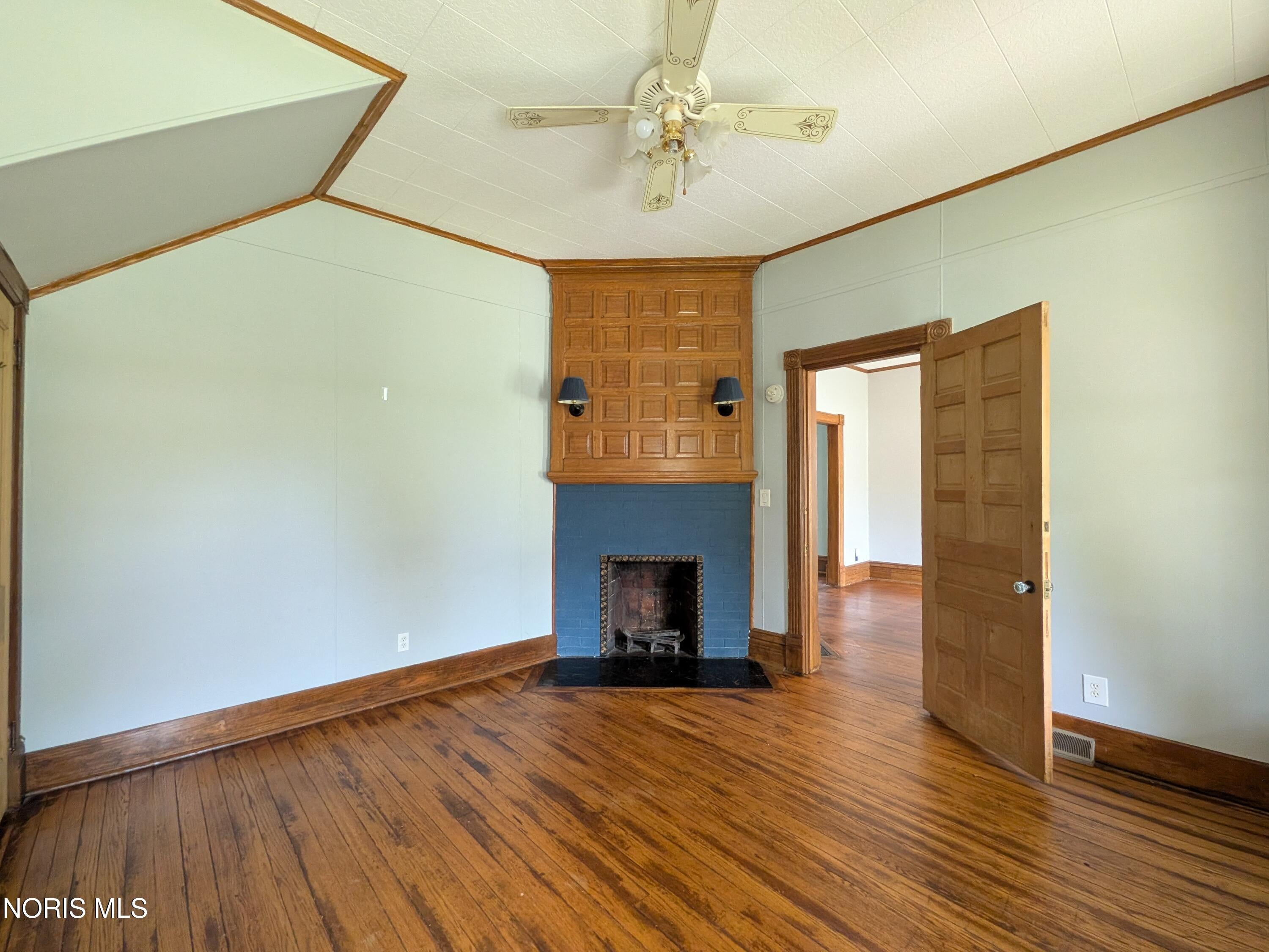 330 W Clinton Street 330 1/2