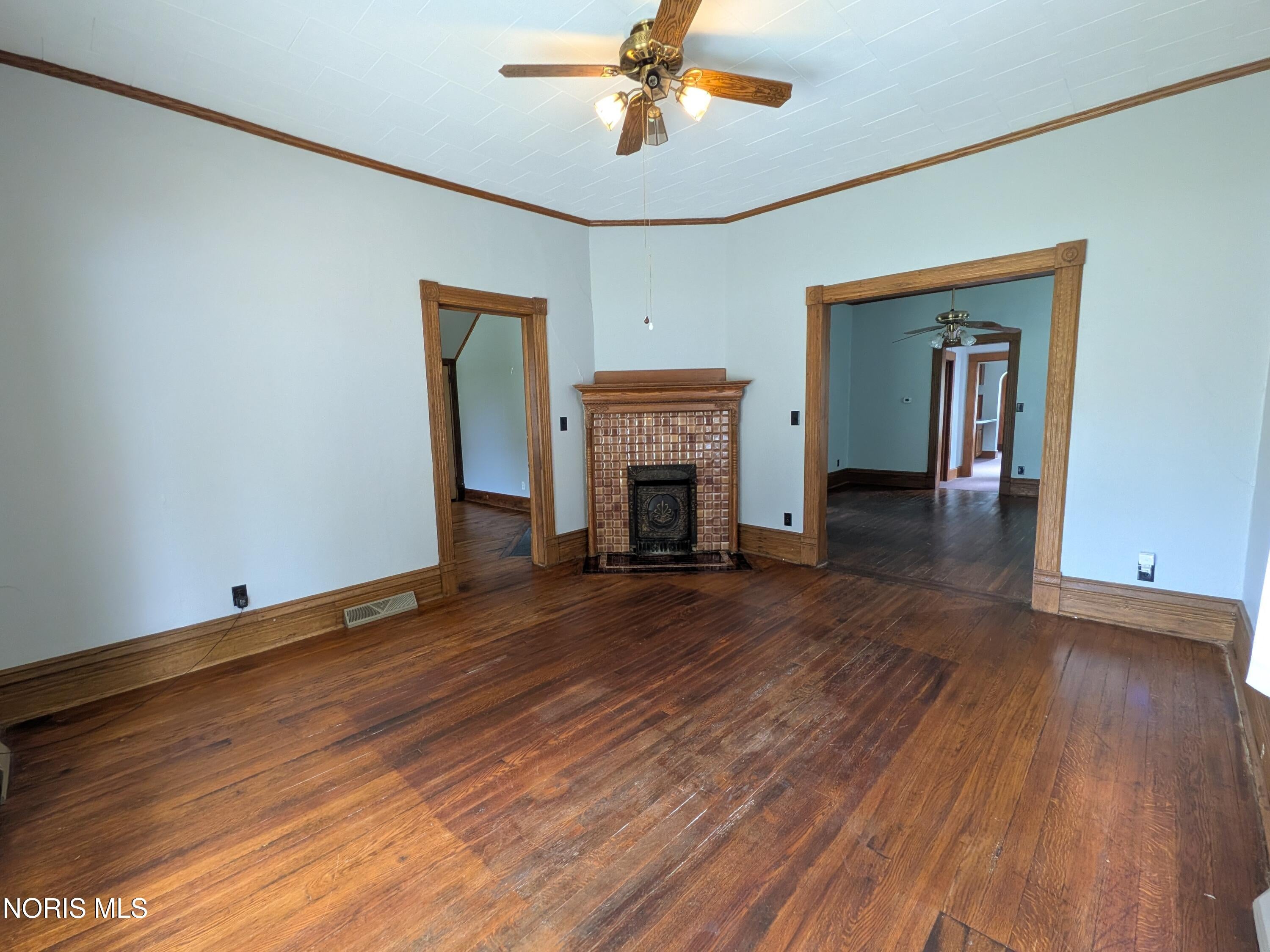 330 W Clinton Street 330 1/2
