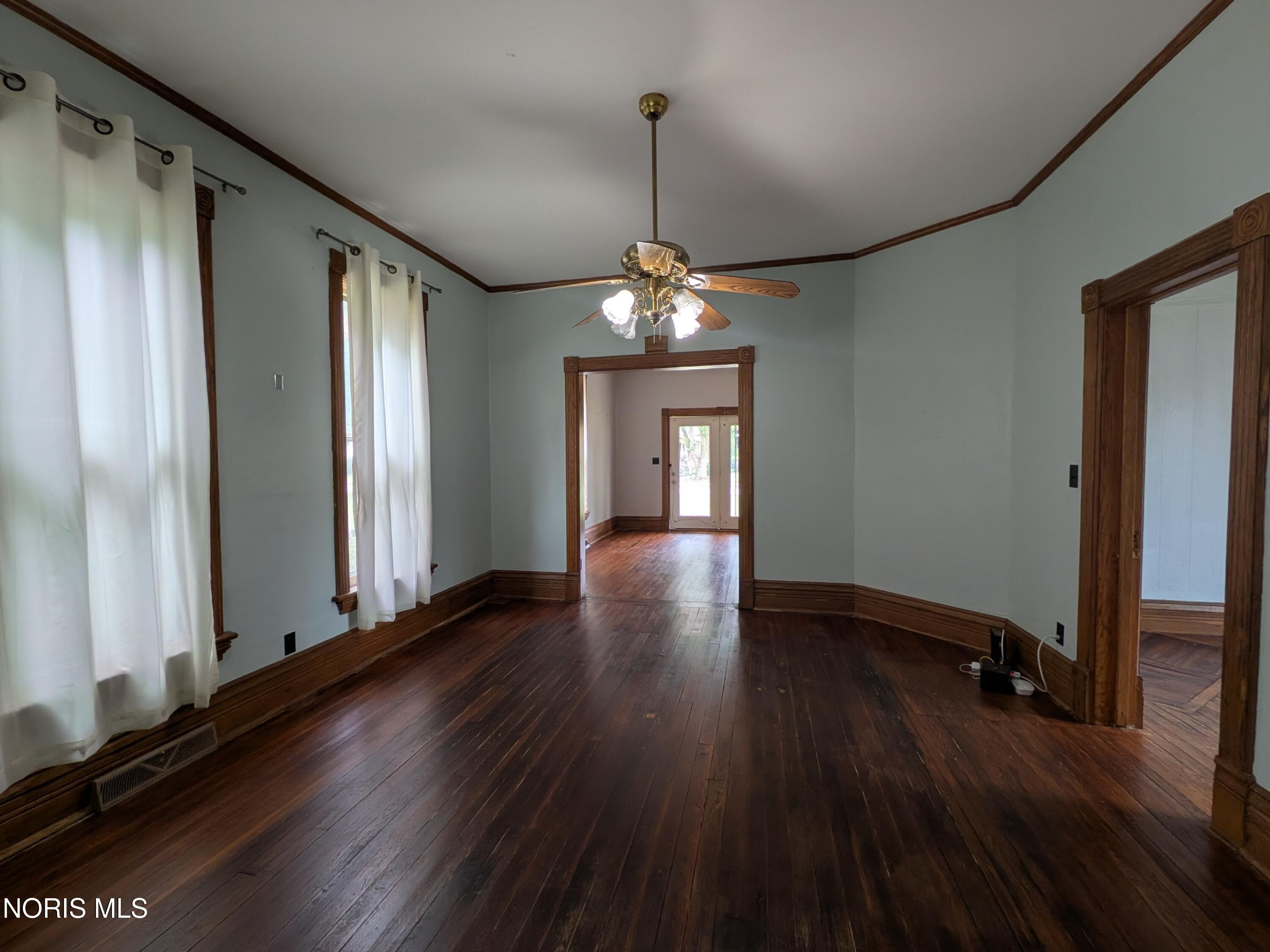 330 W Clinton Street 330 1/2