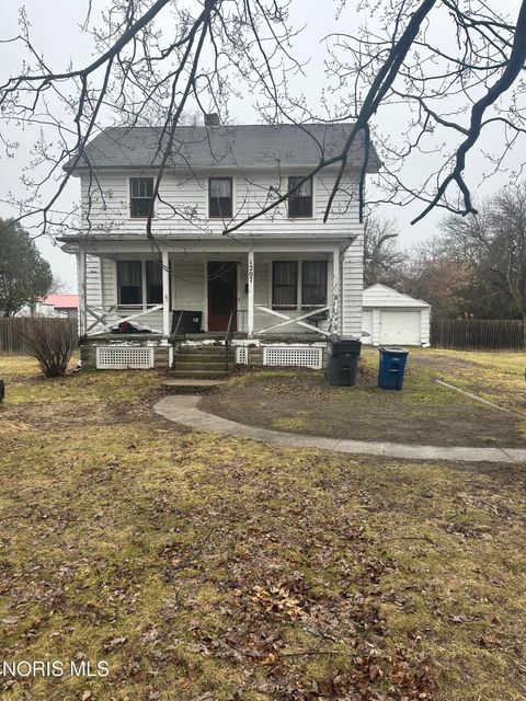 Photo of 1207 Vanderbilt Road, Toledo, OH 43615 (MLS # 10004309)