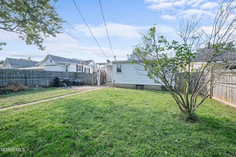 Tiny photo for 644 Cherry Street, Findlay, OH 45840 (MLS # 10012408)