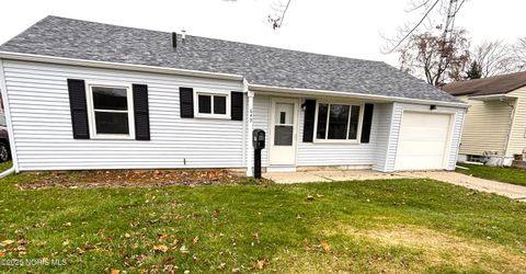 Photo of 649 Midfield Drive, Maumee, OH 43537 (MLS # 10001682)