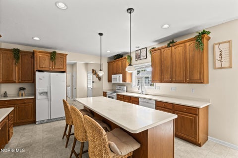 Tiny photo for 712 Whisperlake Road, Holland, OH 43528 (MLS # 10014695)