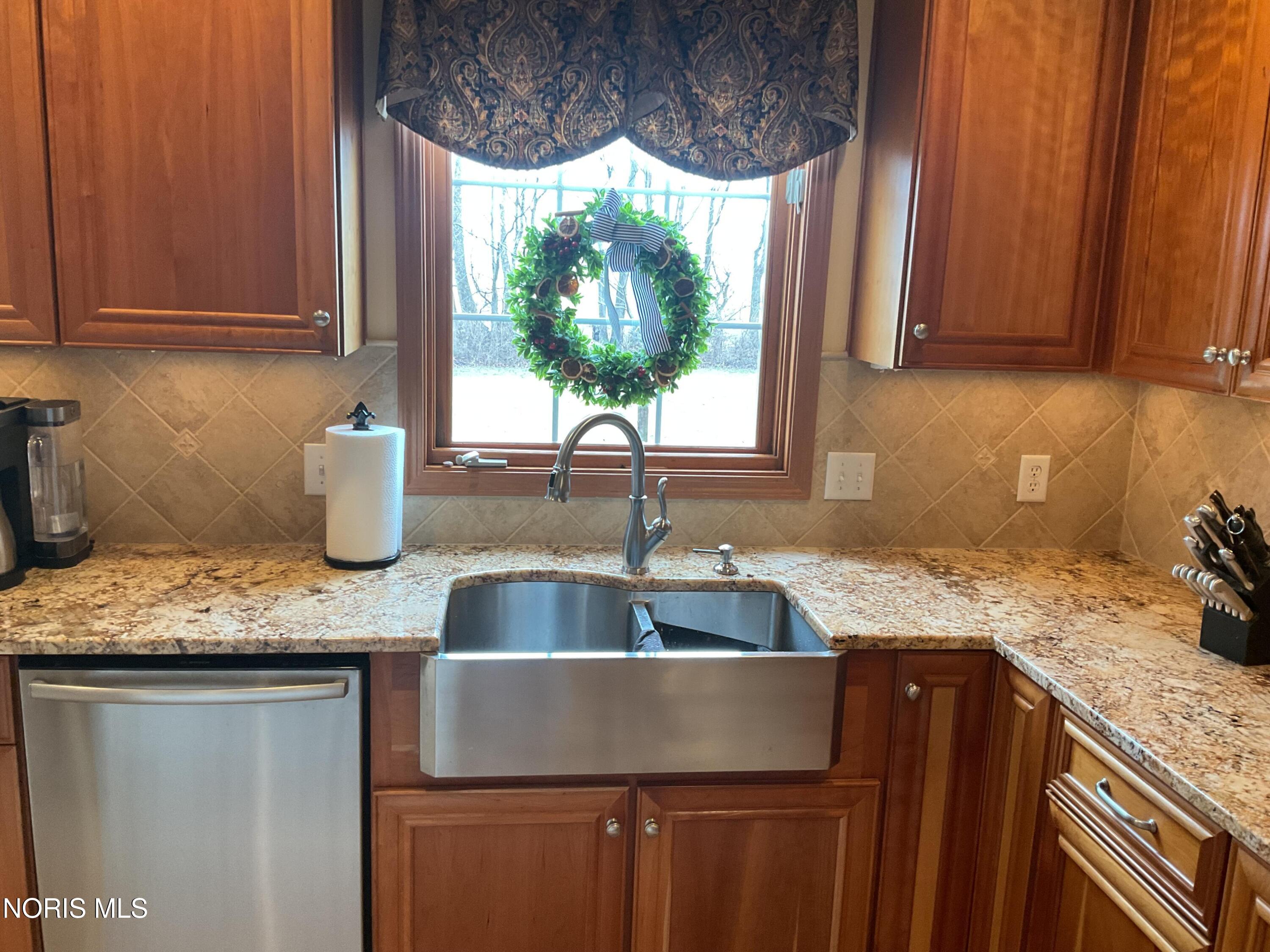 8464 Indian Lake Drive