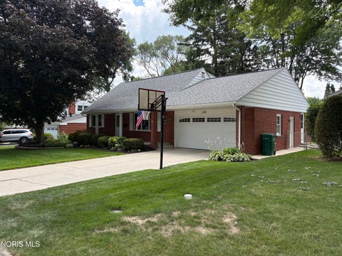 Tiny photo for 129 Woodley Terrace, Findlay, OH 45840 (MLS # 10012103)