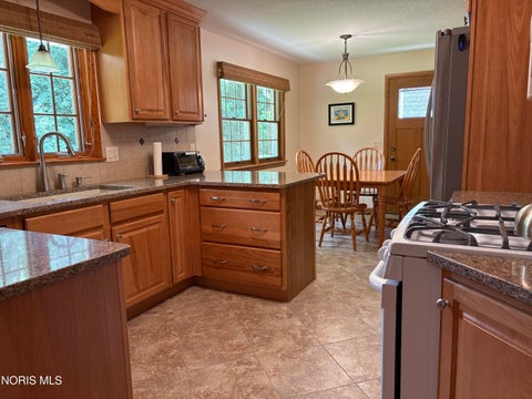 Tiny photo for 129 Woodley Terrace, Findlay, OH 45840 (MLS # 10012103)