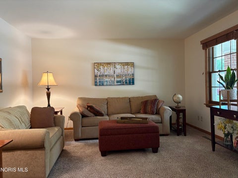 Tiny photo for 129 Woodley Terrace, Findlay, OH 45840 (MLS # 10012103)