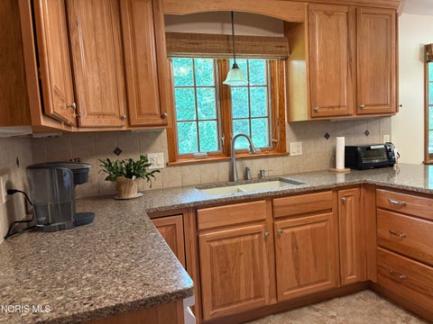 Tiny photo for 129 Woodley Terrace, Findlay, OH 45840 (MLS # 10012103)