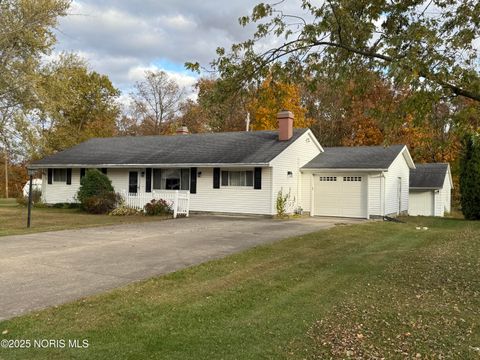 Tiny photo for 1711 Crestwood Drive, Defiance, OH 43512 (MLS # 10000601)