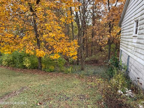 Tiny photo for 1711 Crestwood Drive, Defiance, OH 43512 (MLS # 10000601)