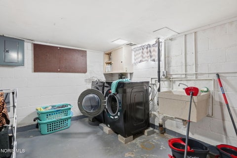 Tiny photo for 216 E Yates Avenue, Findlay, OH 45840 (MLS # 10010543)