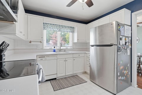 Tiny photo for 216 E Yates Avenue, Findlay, OH 45840 (MLS # 10010543)