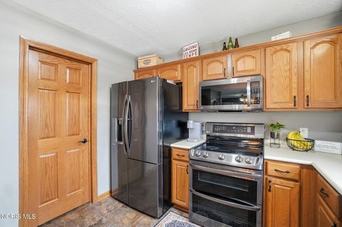 Tiny photo for 201 E Greenwood Drive, Haskins, OH 43525 (MLS # 10005788)