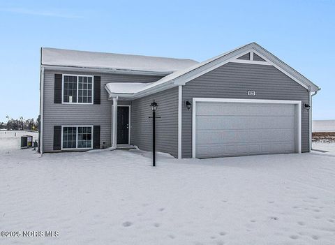 Photo of 1523 Lee Ann Avenue, Defiance, OH 43512 (MLS # 10001817)