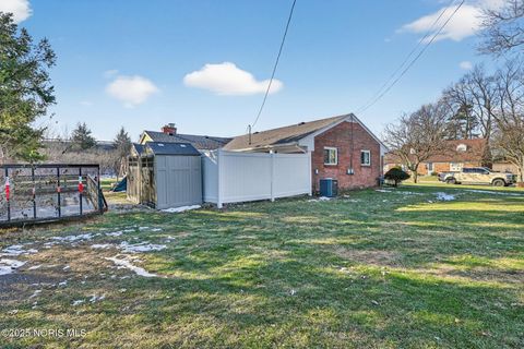 Tiny photo for 4035 Greencrest Lane, Toledo, OH 43614 (MLS # 10002365)