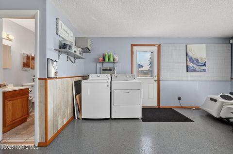 Tiny photo for 4035 Greencrest Lane, Toledo, OH 43614 (MLS # 10002365)