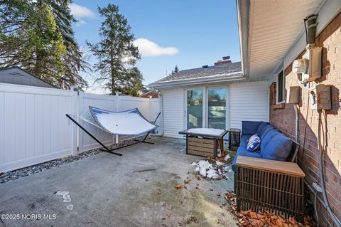 Tiny photo for 4035 Greencrest Lane, Toledo, OH 43614 (MLS # 10002365)