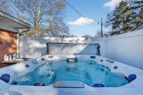 Tiny photo for 4035 Greencrest Lane, Toledo, OH 43614 (MLS # 10002365)