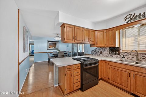 Tiny photo for 4035 Greencrest Lane, Toledo, OH 43614 (MLS # 10002365)