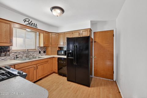 Tiny photo for 4035 Greencrest Lane, Toledo, OH 43614 (MLS # 10002365)