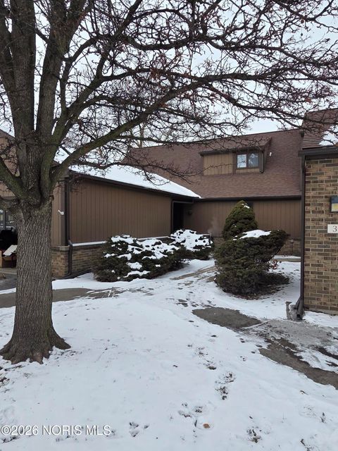 Photo of 1 Parkview Drive, Perrysburg, OH 43551 (MLS # 10003438)