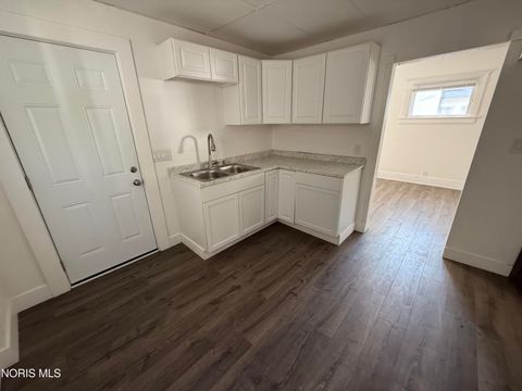 Tiny photo for 1123 Hamilton Street, Toledo, OH 43607 (MLS # 10005280)