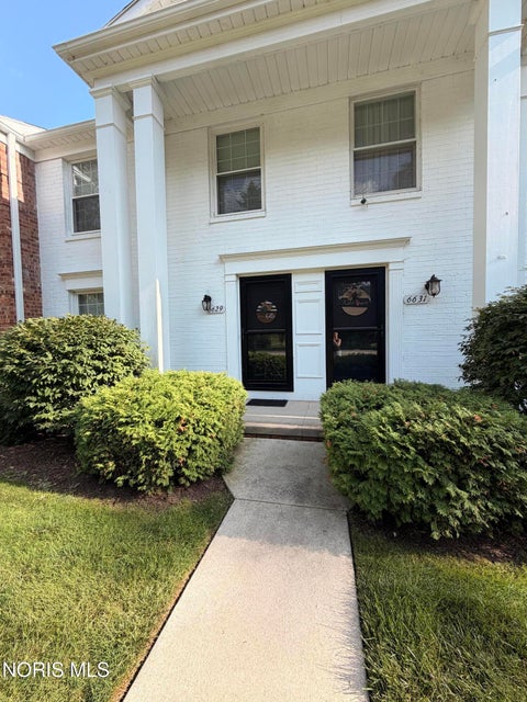Photo of 6629 Garden Road, Maumee, OH 43537 (MLS # 10012790)
