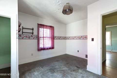 Tiny photo for 211 Summit Street, Fostoria, OH 44830 (MLS # 10000286)